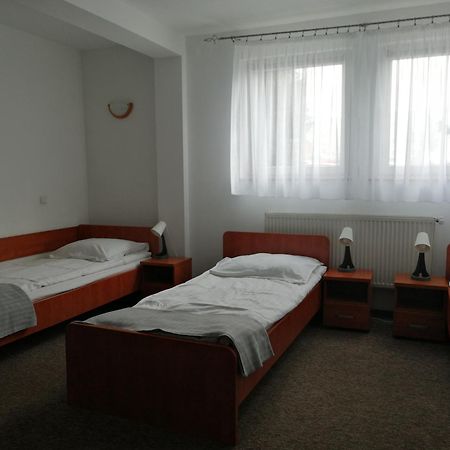 Hotel Dabrowiak Dąbrowa Górnicza Bagian luar foto
