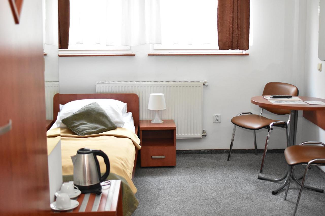 Hotel Dabrowiak Dąbrowa Górnicza Bagian luar foto
