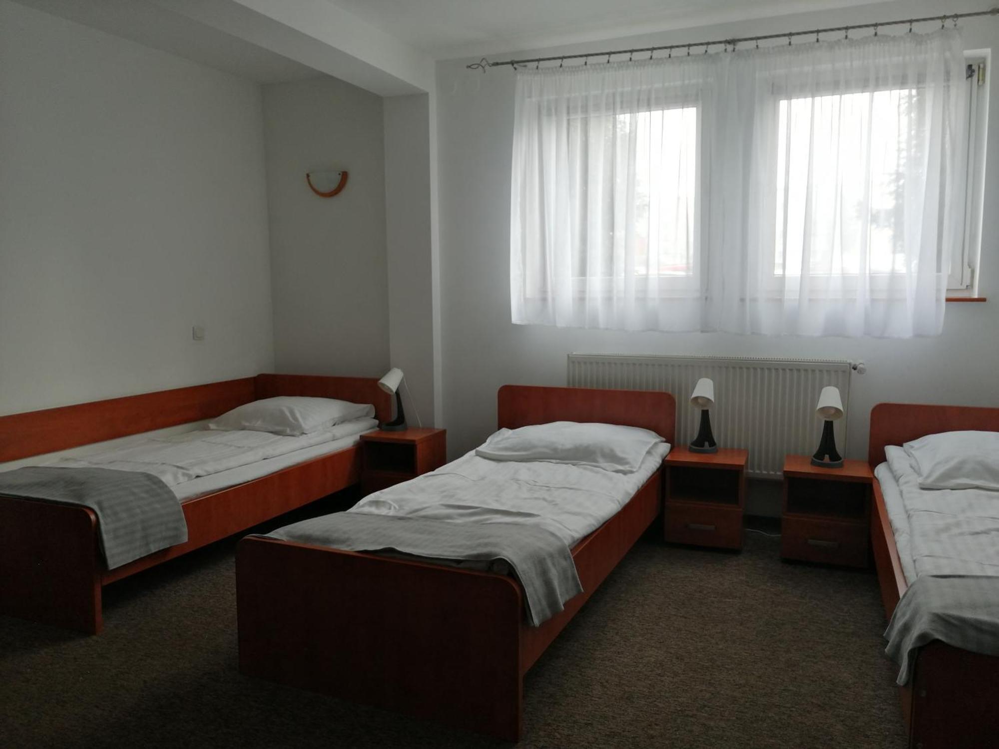 Hotel Dabrowiak Dąbrowa Górnicza Bagian luar foto